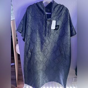 SLOW TIDE L - XL SURF CHANGING TOWEL / RATTLED PRF QD PONCHO